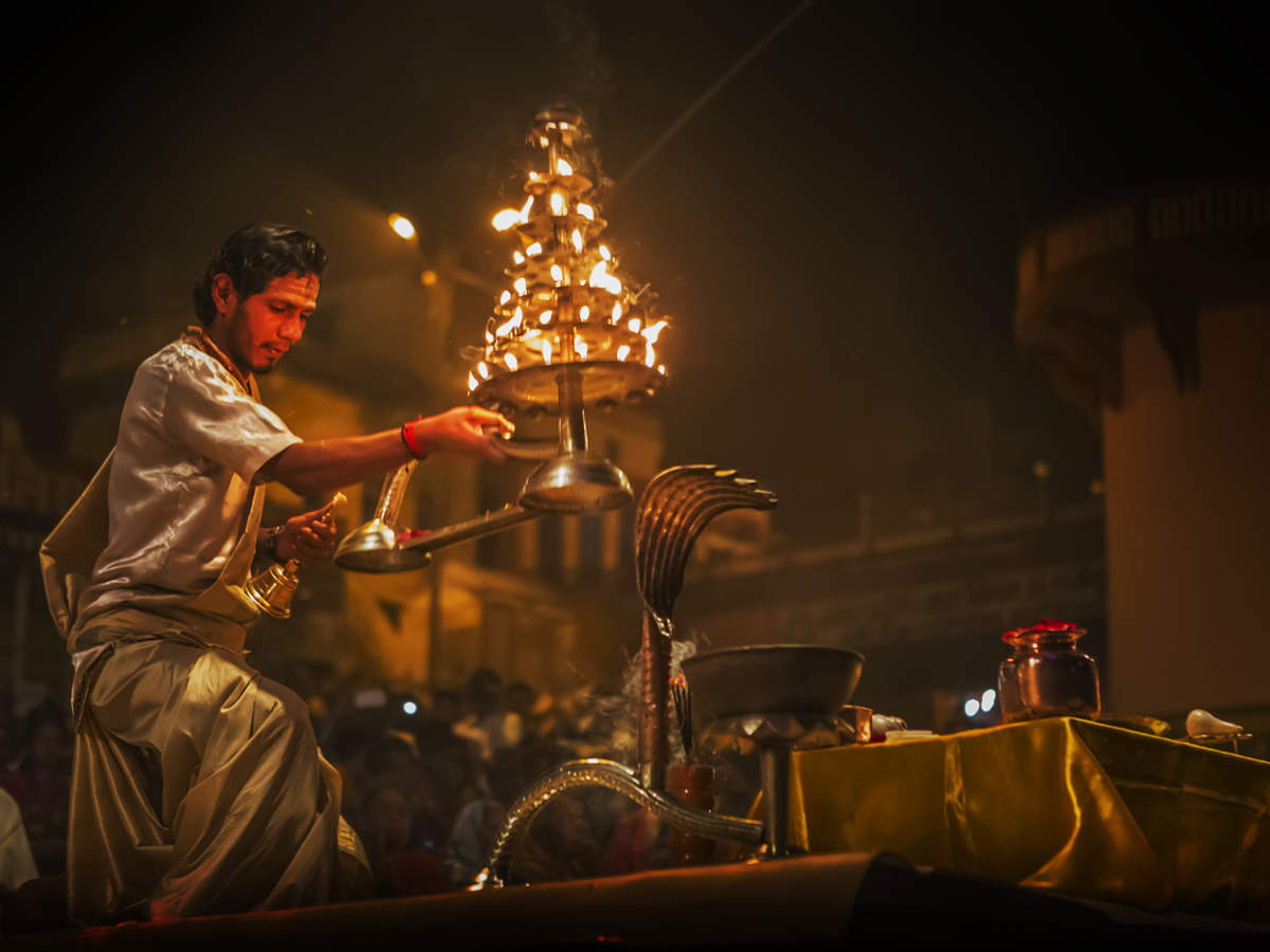 Ganga-aarti-in-banaras