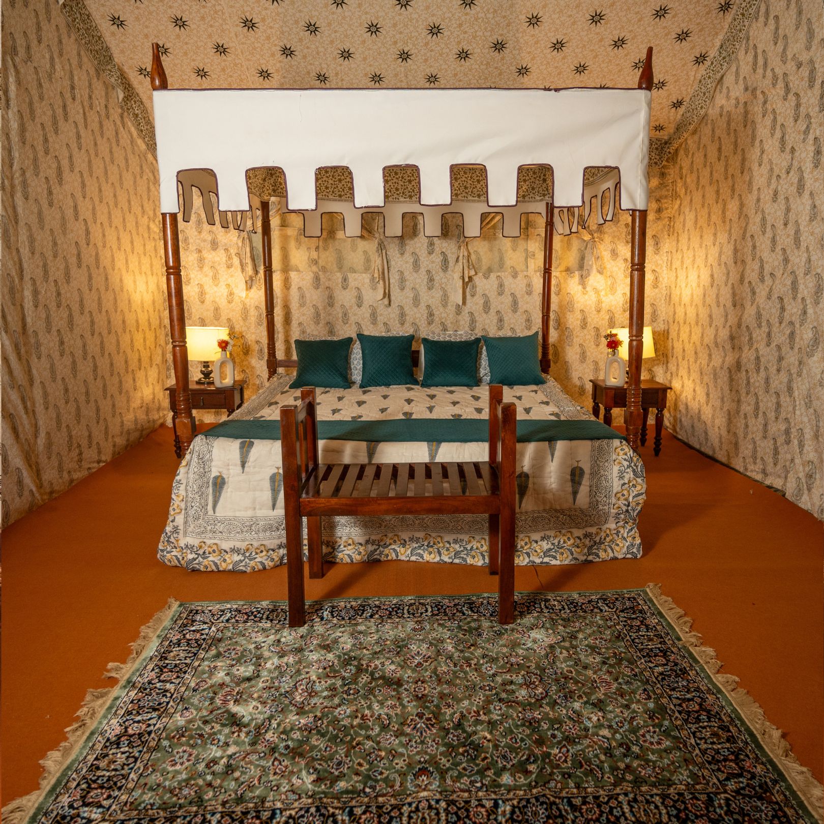 Book Deluxe, Premium & Luxury Tents for Kumbh Mela 2025, Prayagraj 2 kumbh-mela-tent-booking (5)